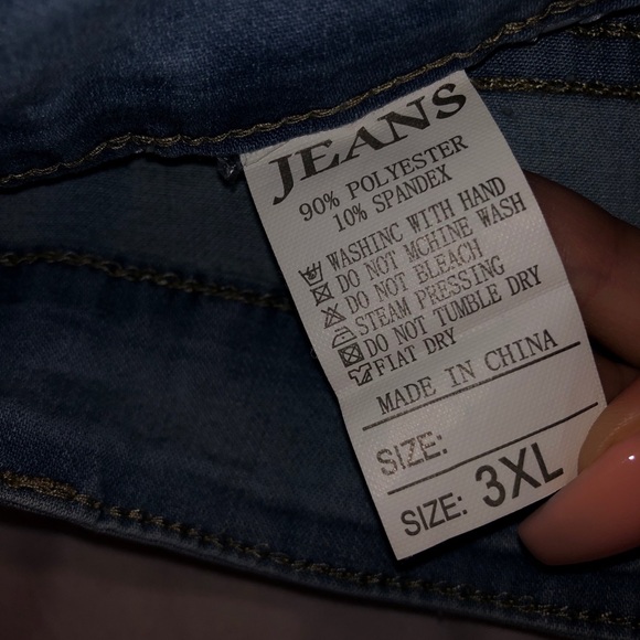 NWOT Ripped Jeans - Picture 4 of 4